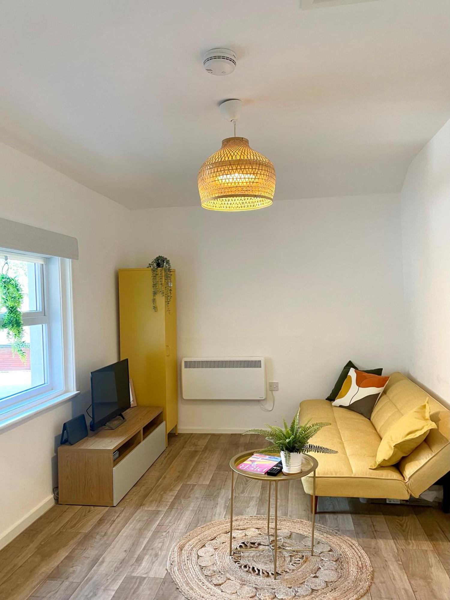 בורנמות' Central, Modern Apartment מראה חיצוני תמונה